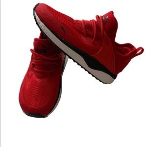 Puma pacer Next Cage Ac sneakers kids size 10